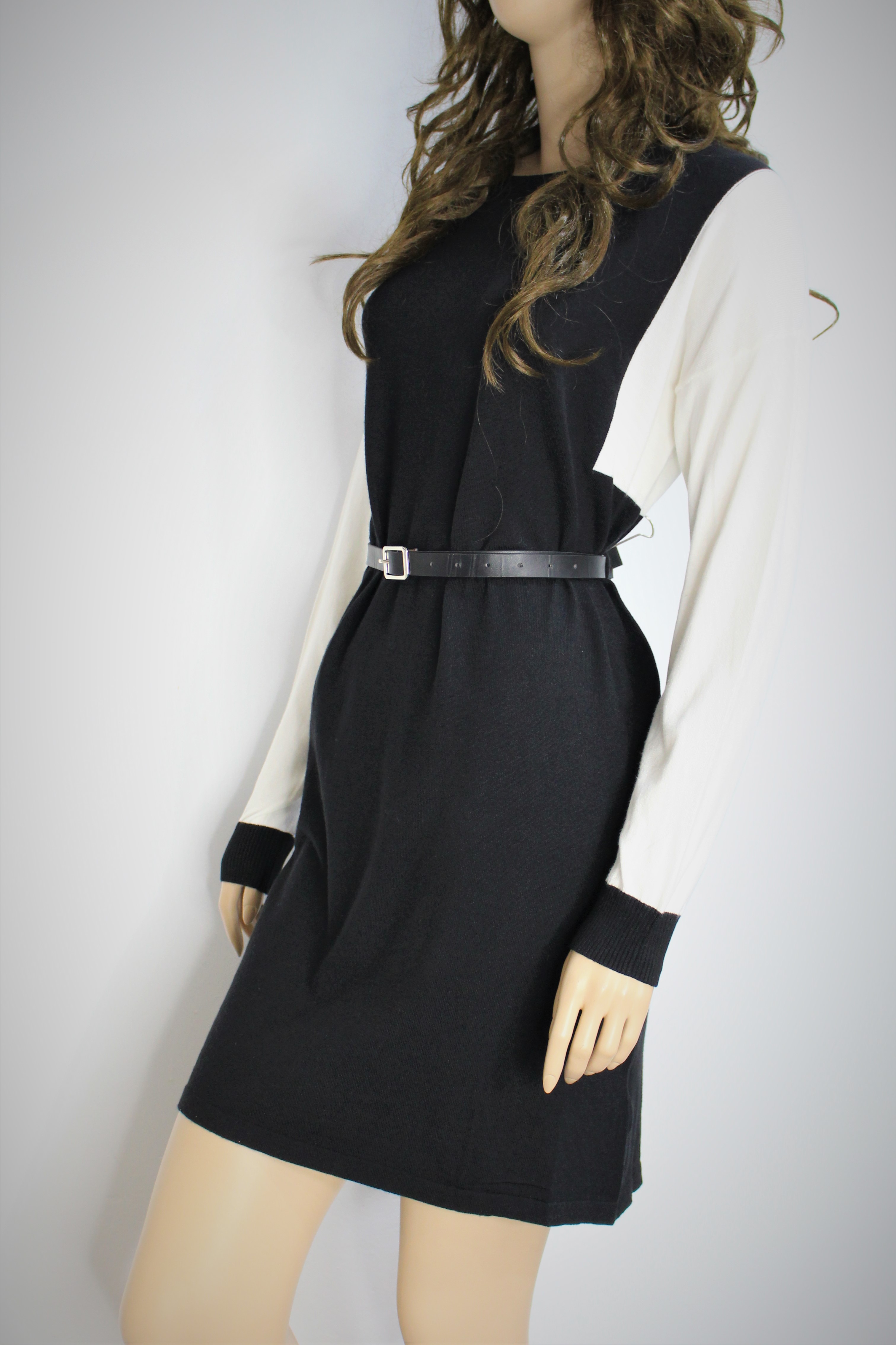 Robe en laine avec ceinture